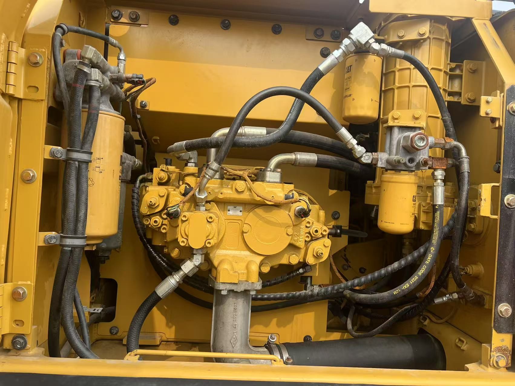 Used CAT 323 Heavy Excavators 23 Ton Original Well-Maintained Secondhand Digger