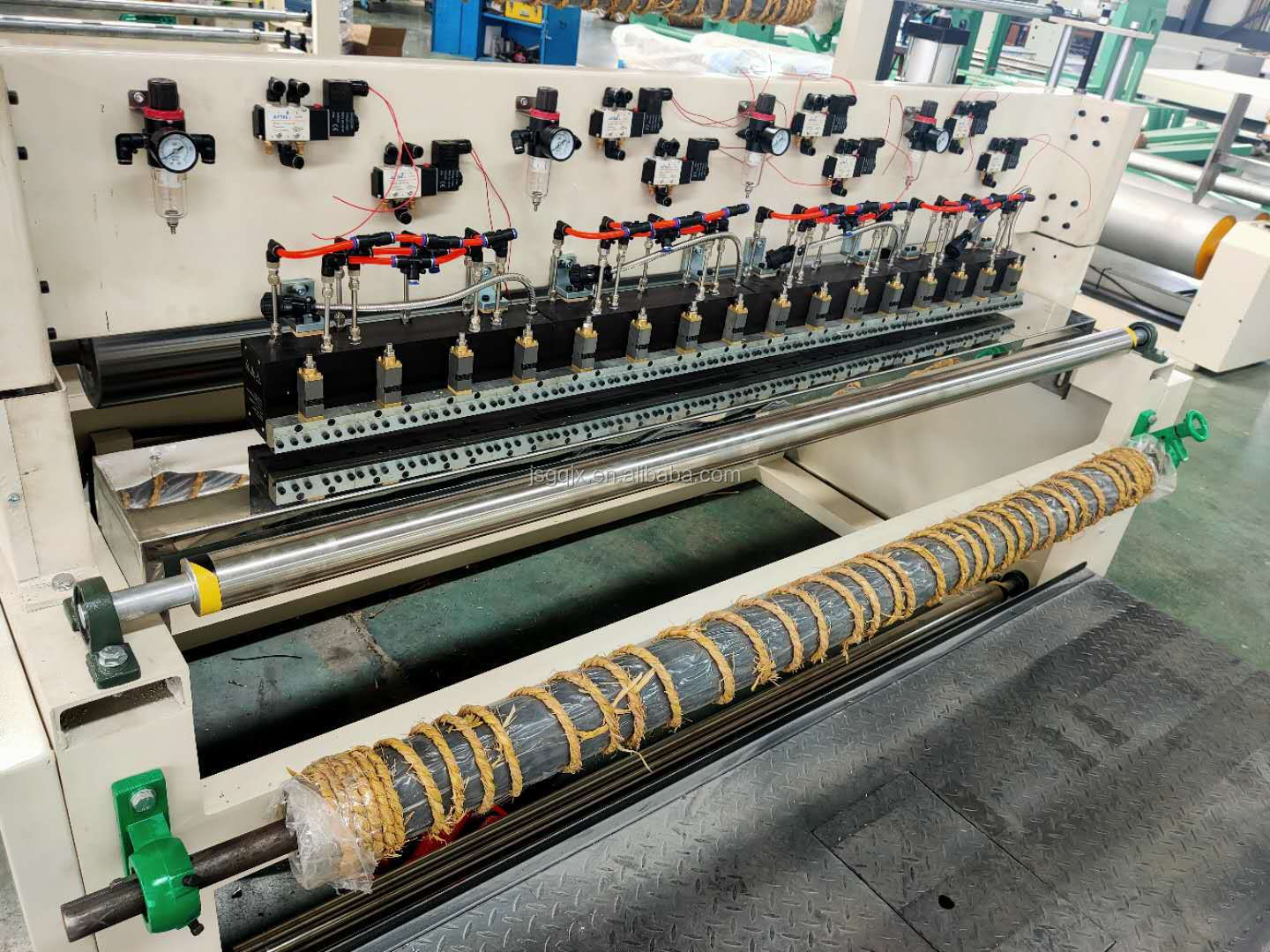 Automatic Grade Automatic Hot Melt Glue Spray EVA Coating and Lamination Machine