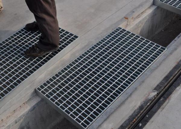 Buy cheap Park Drain Catwalk Metal Grating 30X100mm Light Weight Impact Resistance from wholesalers