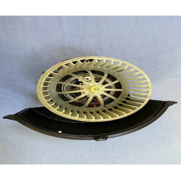 Buy cheap 7L0820021Q Car Heater Blower Motor For VW Touareg AUDI Q7 from wholesalers