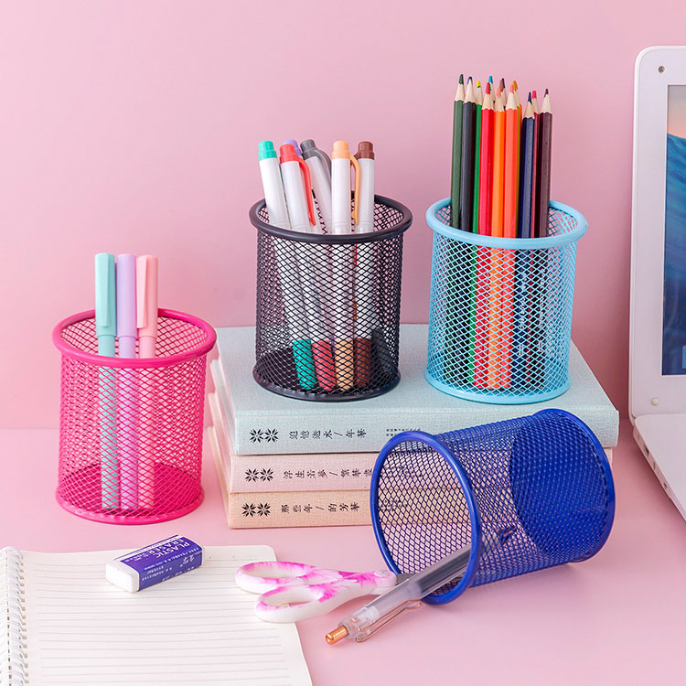 2022 Office Stand Cute Pen Container Desktop Personalized Metal Mesh Pen Holder in Green