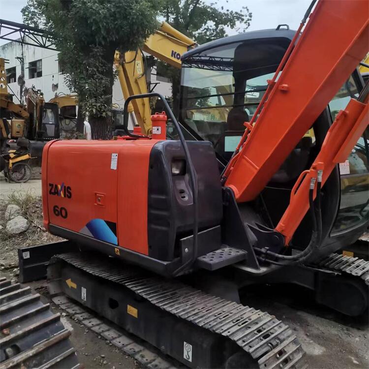 Year 2022 Hitachi ZX60 Crawler Excavator in Japan Less Hours Operating Weight 5850KG