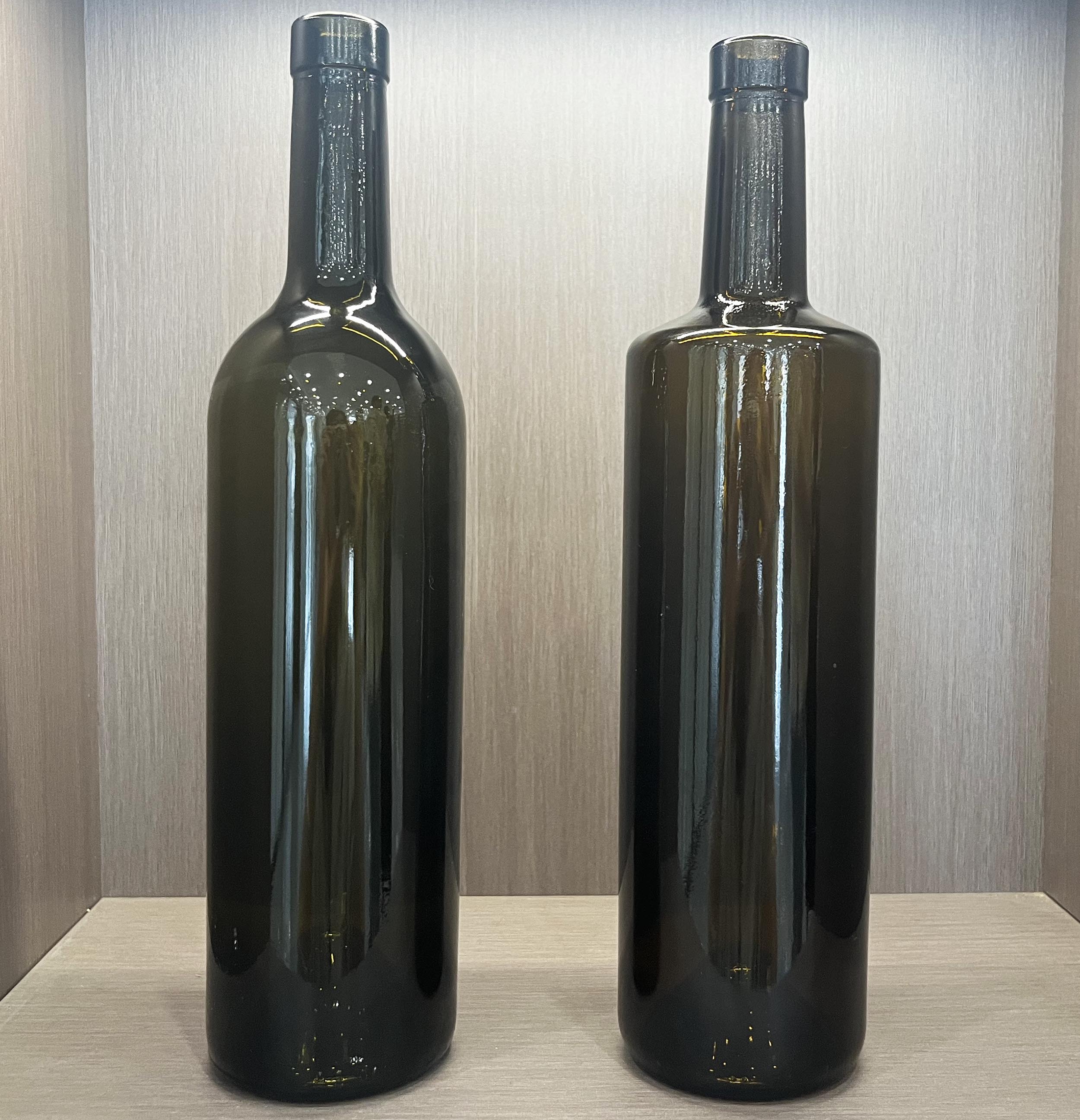 Clear Red Fruit Bordeaux Round 750ml Wine Bottles with Cork Caps Industrial Beverage
