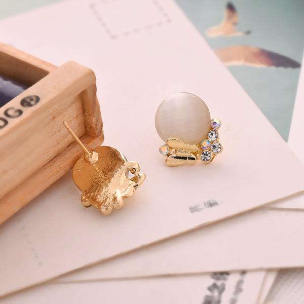 Buy cheap 2018 Fashion American style lady party EarringsSilver Many Colors Round shape Pearl Color silver color stainess steel from wholesalers