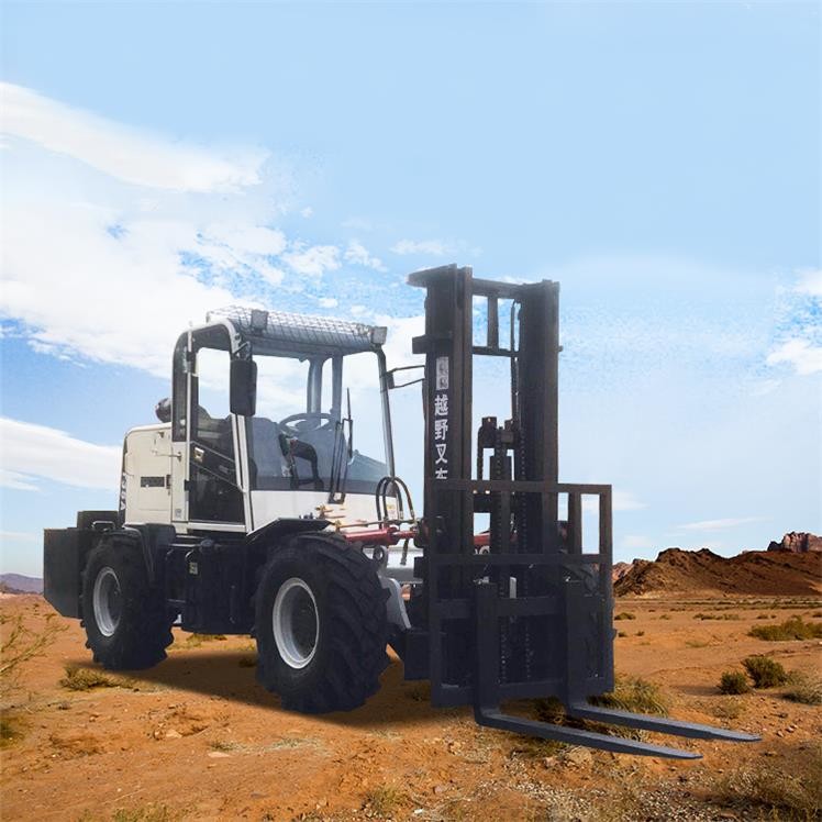 Diesel Powered Off Road Forklift 5T 4 Wheel Drive Forklift With Seated Operator