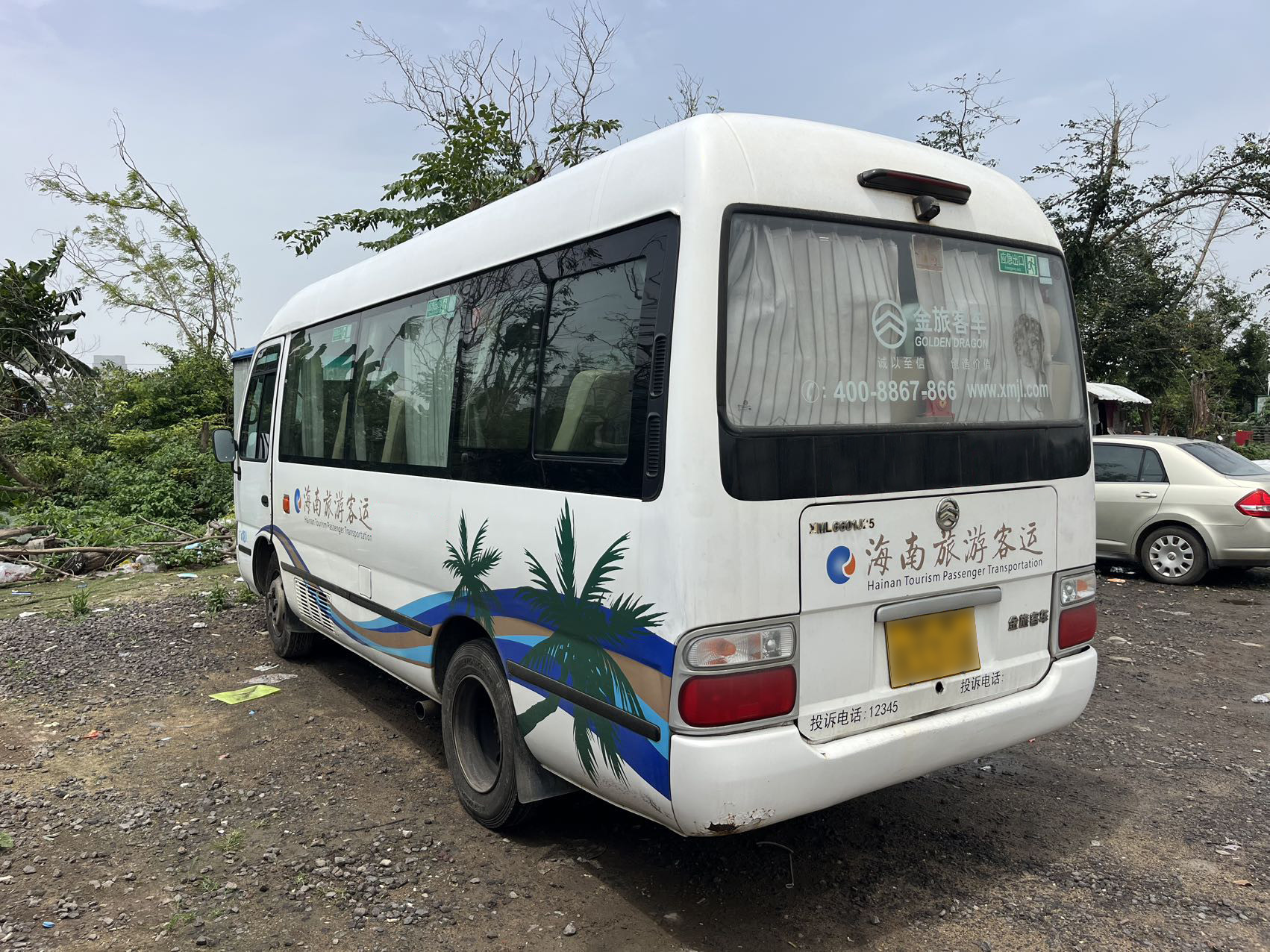 18-Seater Diesel Second-Hand Bus with 180000 Mileage and 1 Door Golden Dragon