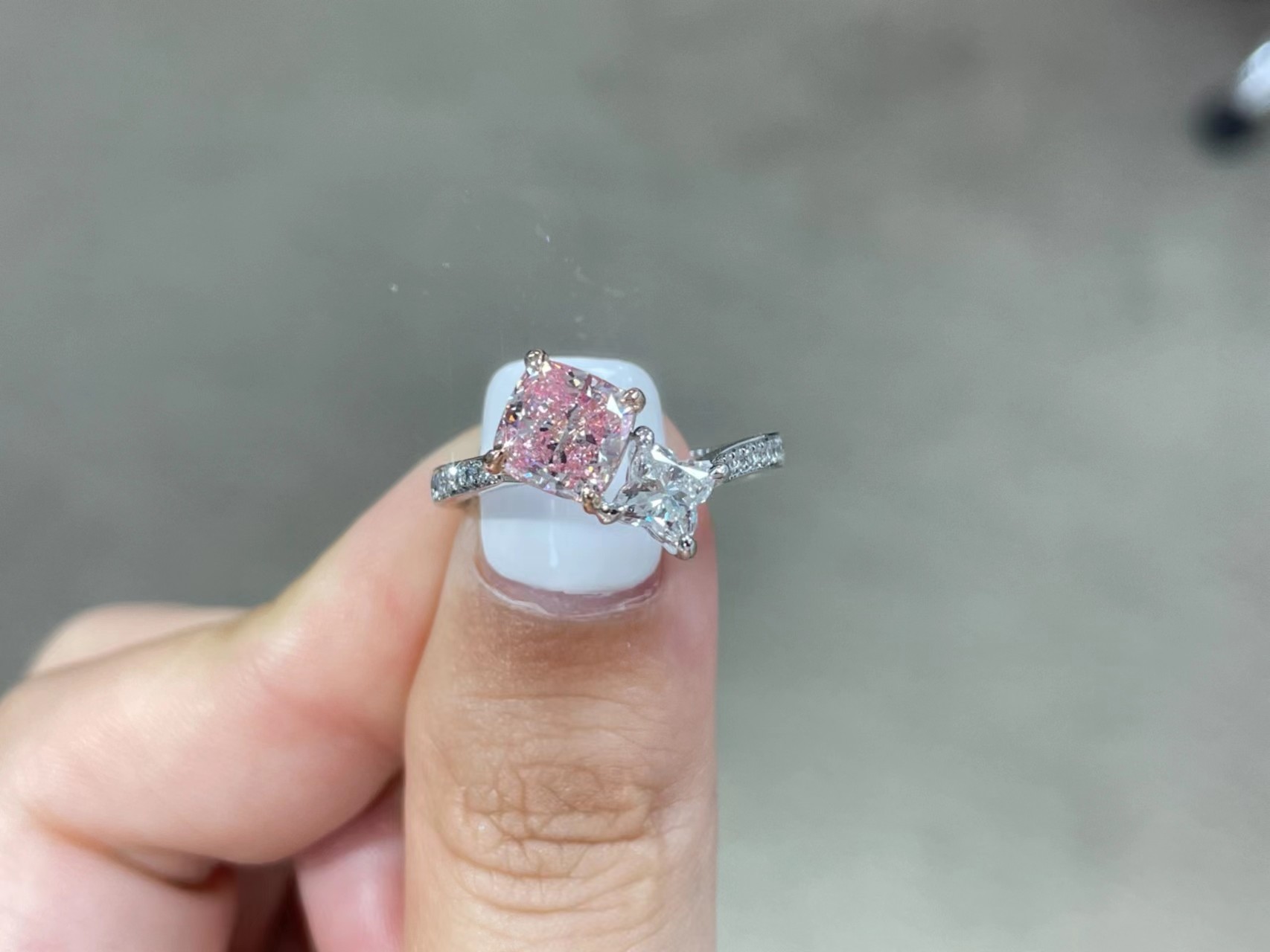 Cushion Brilliant Cut VS Clarity Laboratory Created Fancy Pink Diamond With 18k White Gold Set Fashionable Ring