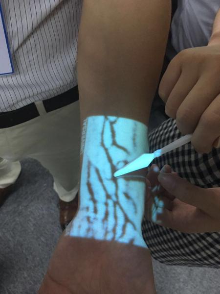 Buy cheap Medical Vein Locator Device / Vein Viewer Device For Emergency , No Laser And No Radiation from wholesalers