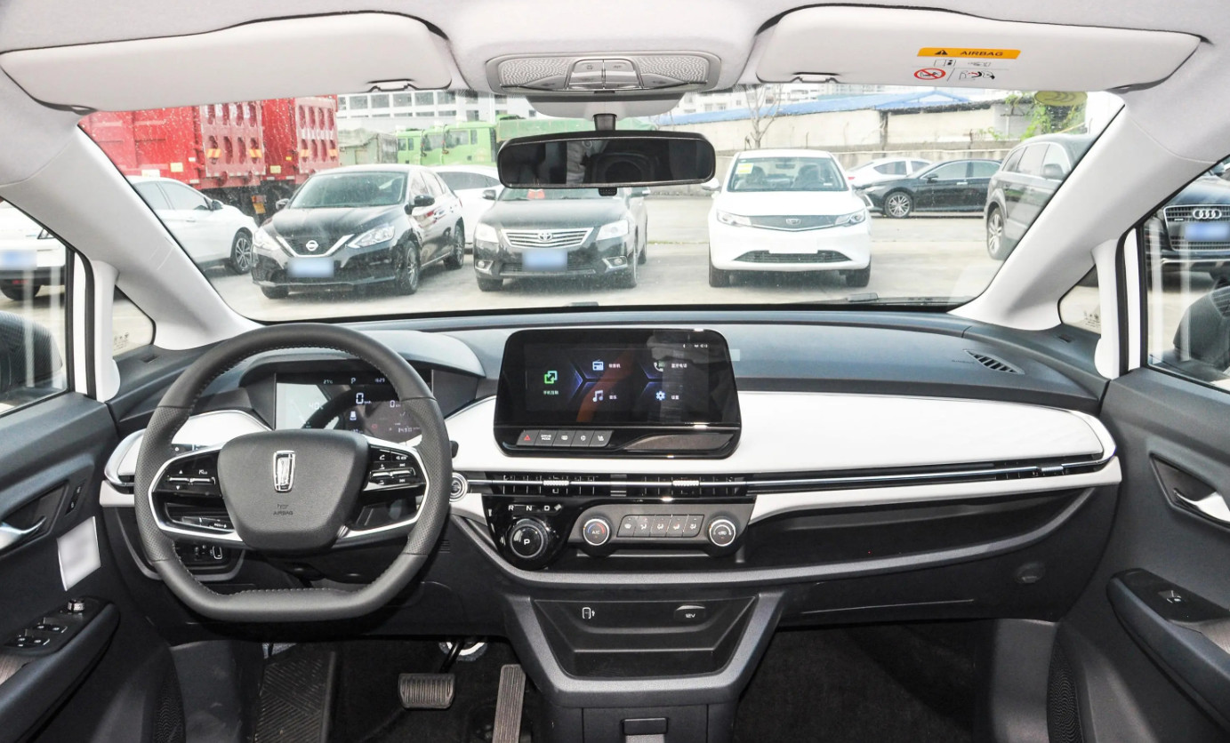 BESTUNE NAT 419KM Range Compact Pure Electric MPV For Family/Taxi Max Speed 140km/H