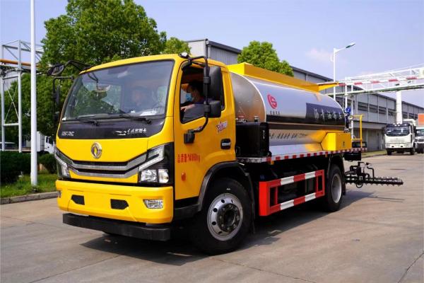 Buy cheap Used Asphalt Spreader truck 7.19CBM Road maintenance equipment from wholesalers