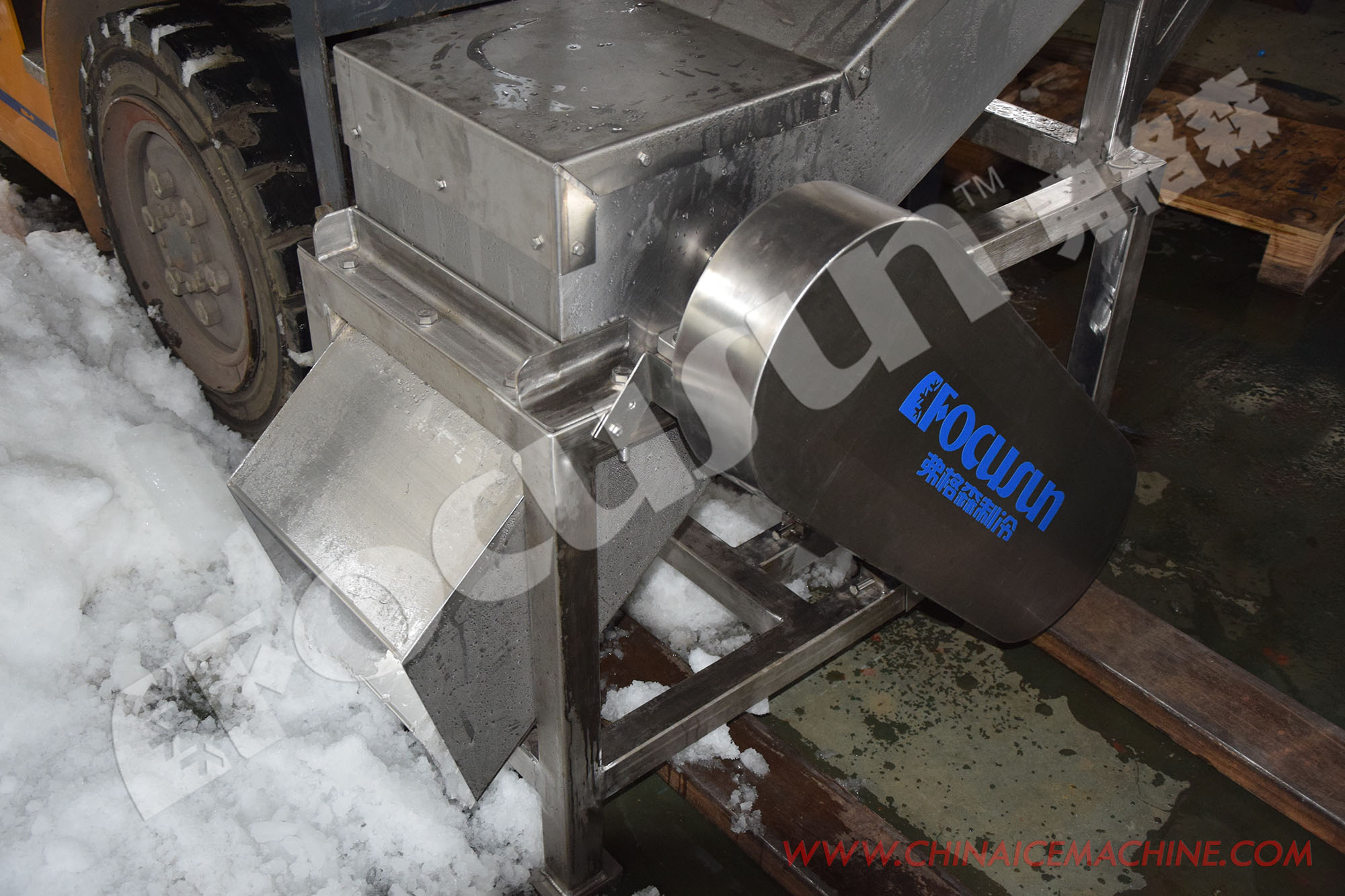Efficiently Crush Ice with Focusun Ice Crusher Machine Powered by 220V/3P/60HZ Motor