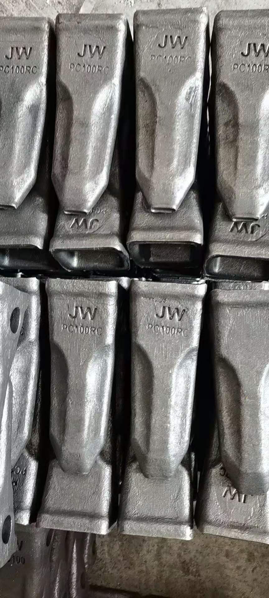Forged Excavator Bucket Parts Teeth and Adaptor For EX100-2 Max Jaw Opening 500
