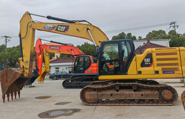 Original Machine Used Excavators CAT 330GC 30 Ton Earth Moving Machine For Sale