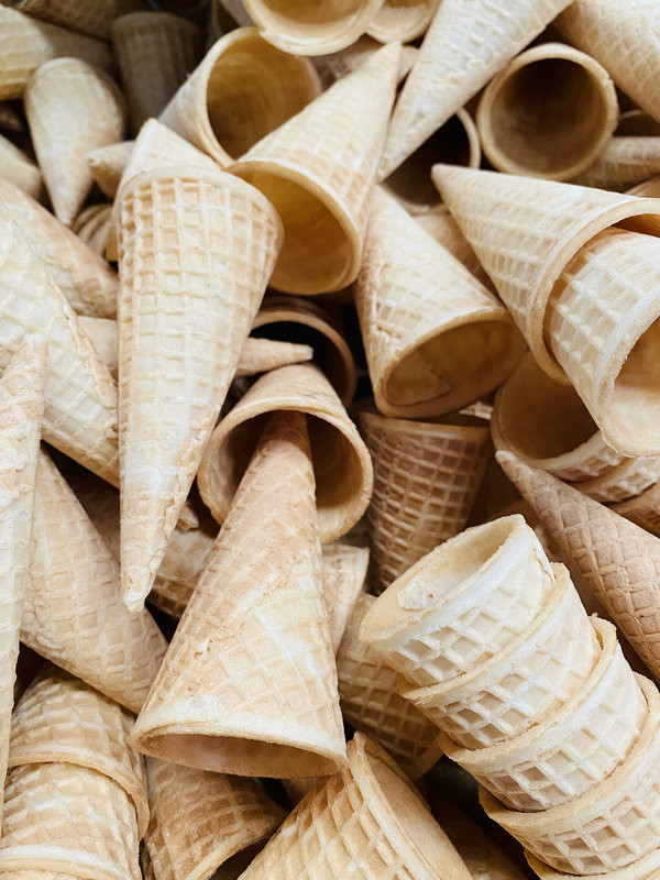 Full Automatic Ice Cream Cone Machine 2500pcs/h Sugar Waffer Cones Rolling Baker Line
