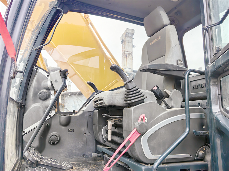 Good Condition 22 Ton Used Hyundai Excavator 220LC-9S in Korea Original Cummins Engine