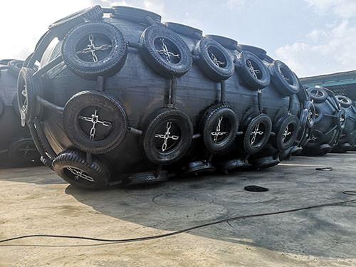 Buy cheap Dia 2500mm Length 4000mm Marine Rubber Fender DNV LR from wholesalers