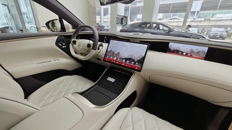 2025 AVATR 12 is a high-end electric sedan in China. It has two modes: Ev and Erev