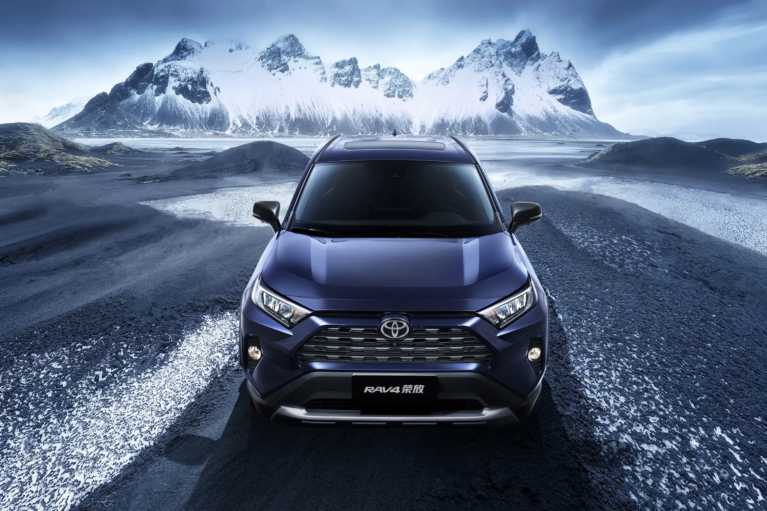 Compact RAV4 Toyota Petrol SUV 2.0L 2.5L Engine FWD AWD 5 Seat