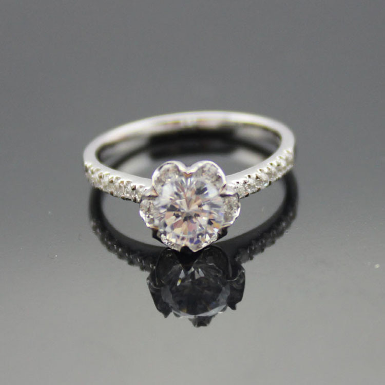 White Gold Plated Sterling Silver Engagement Ring with Clear Cubic Zirconia(F36E)