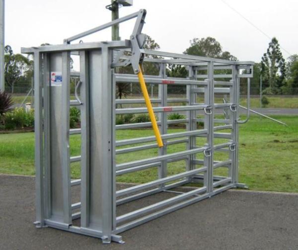Buy cheap Durable Cattle Handling Equipment Heavy Duty Farm Fence Panels from wholesalers