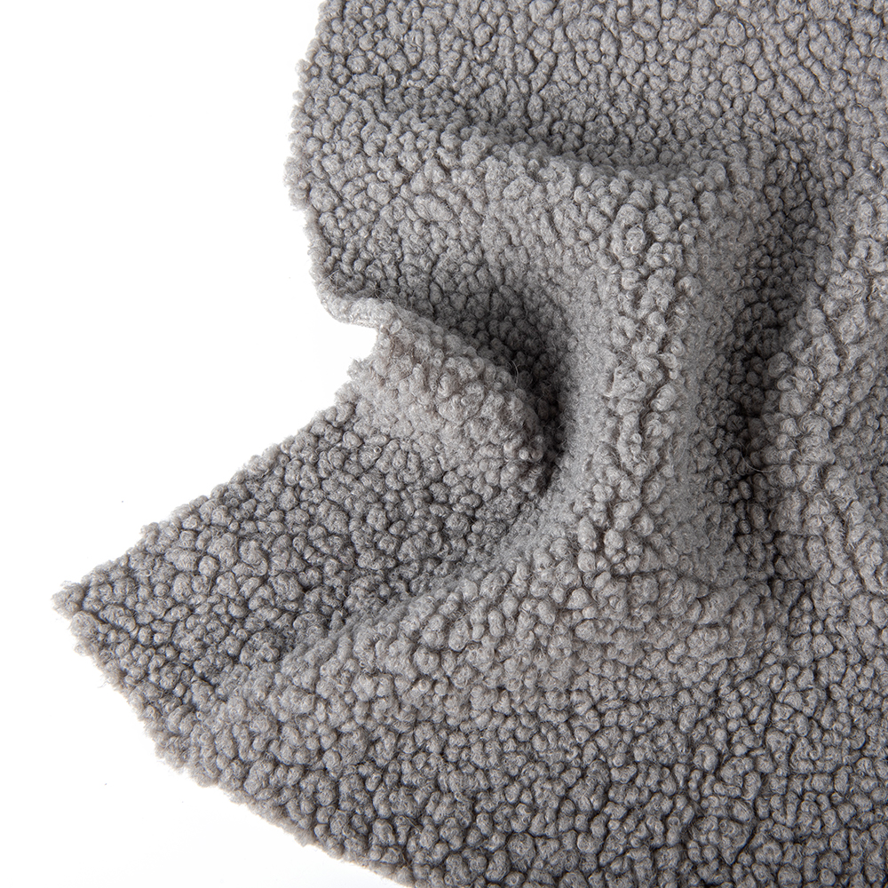Soft and Cozy 100% Polyester Solid Color Sherpa Fleece Fabric for Fashional Jackets