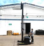 Rider Battery Operated electric Reach Truck , Multi Directional Reach stacker