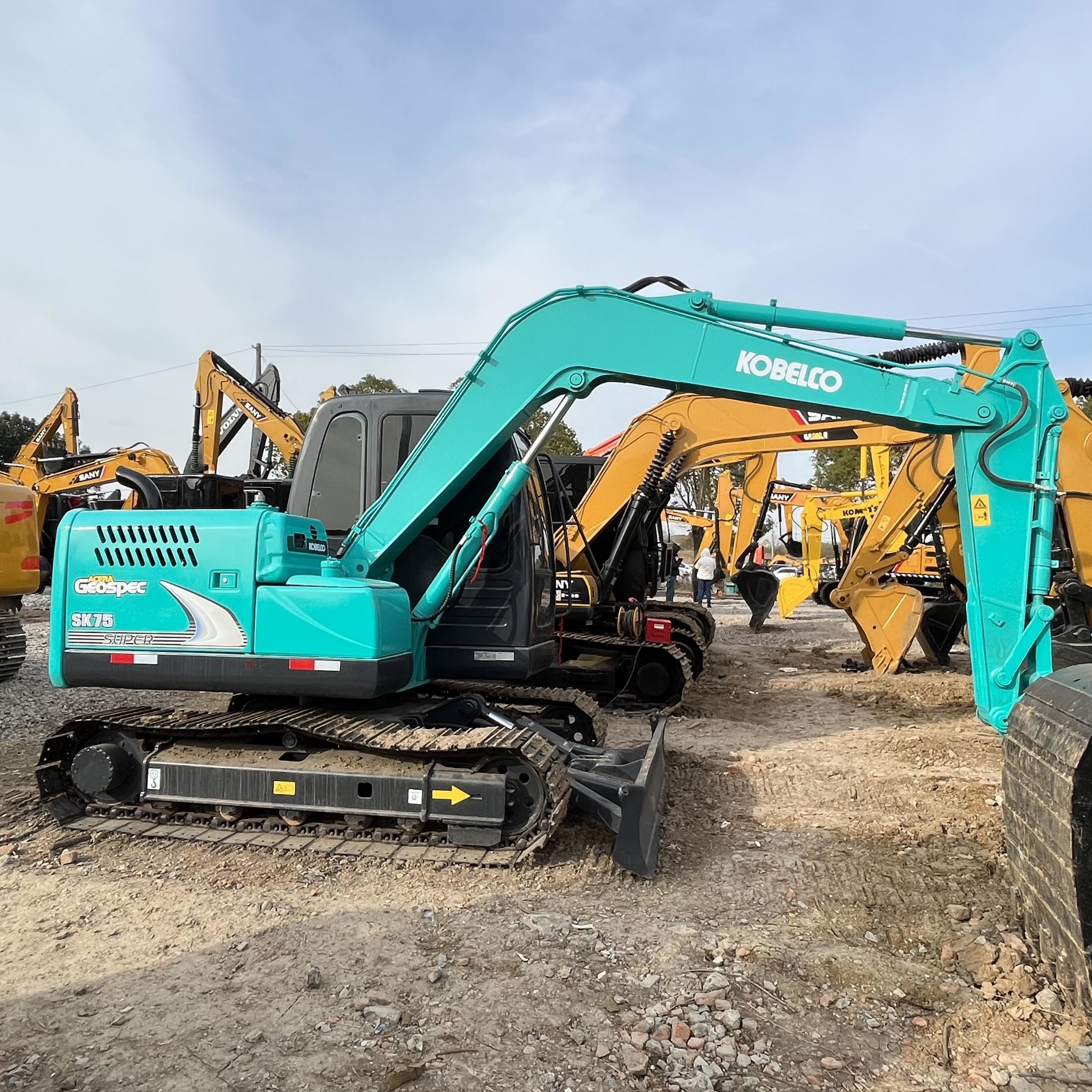 Hydraulic Crawler Type SK75 7 Ton Used Kobelco Excavator