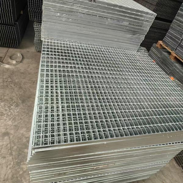 Buy cheap Load Capacity Low Maintenance Corrosion Resistant Anti Slip Steel Grating from wholesalers