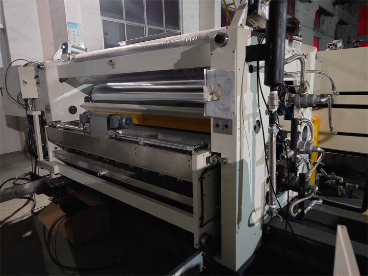 Single Facer Flute Corrugated Carton Box Making Machine for Garment Shops 1700 KG