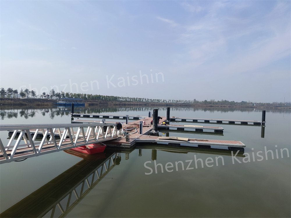 Durable Frame Bridge Aluminum Alloy Black HDPE Marine Pontoon