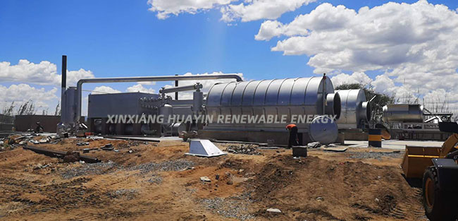 Machine Plastic Into Fuel Petrol Pyrolysis Machine 12 T Waste Tire Pyrolysis Plant