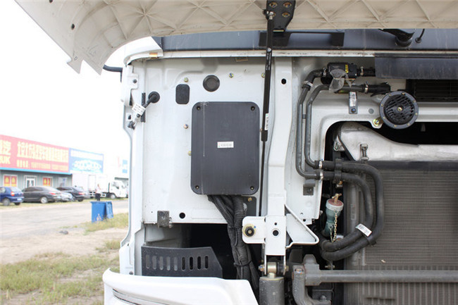 8L Concrete Construction Equipment / 9m3 Concrete Mixer Truck With Pump Self - Loading