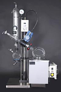 China Automatic Lifting LCD Display 2l Lab Chemical Industrial Rotary Vacuum Evaporator on sale