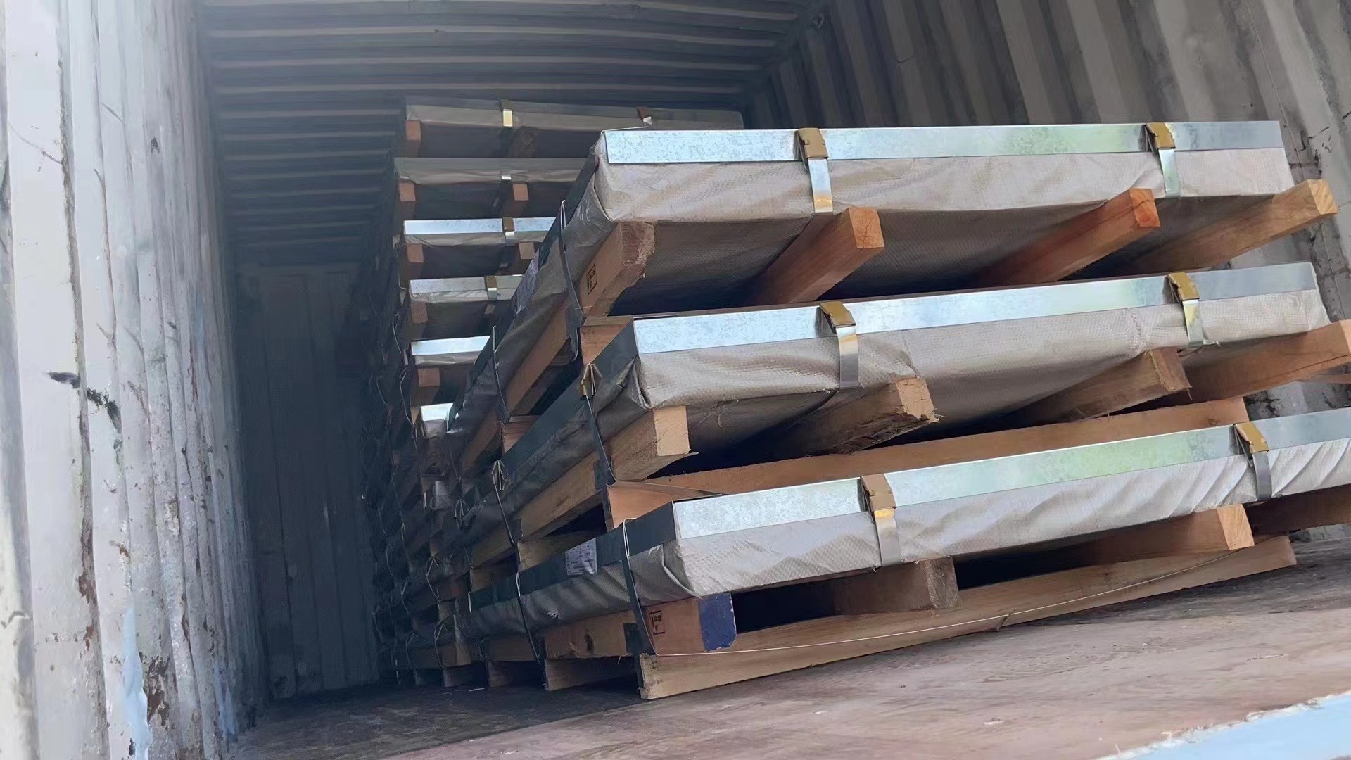 Baosteel 304 Cold Rolled Stainless Steel Sheet Tisco 8k 2b Surface 0.2 - 3.0mm Thickness