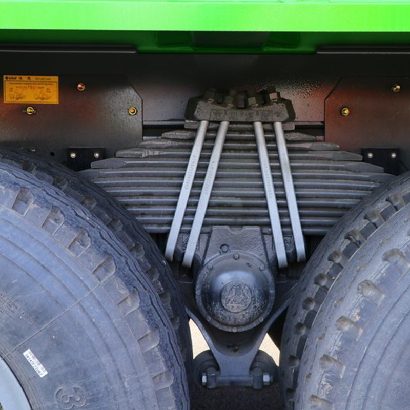Sinotruck 8*4 371hp Dump Truck Cargo Tank Length 5.3-6.2M Multimedia System Included