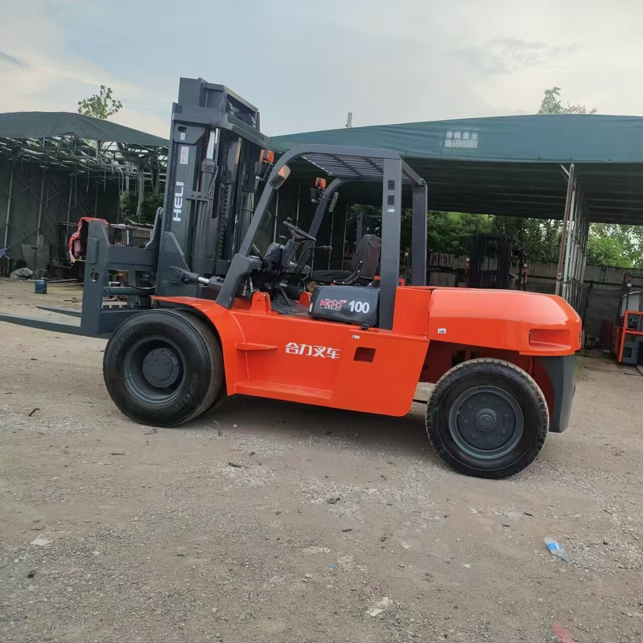 10 Ton Diesel Forklift HELI CPCD100 FD100 Used Lifting Machine HELI H2000 Series