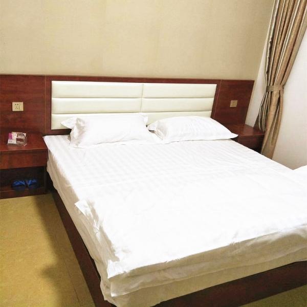 Buy cheap Simple Design Modern Bedroom Furniture Sets for 3 Star Hotel / Apartment from wholesalers