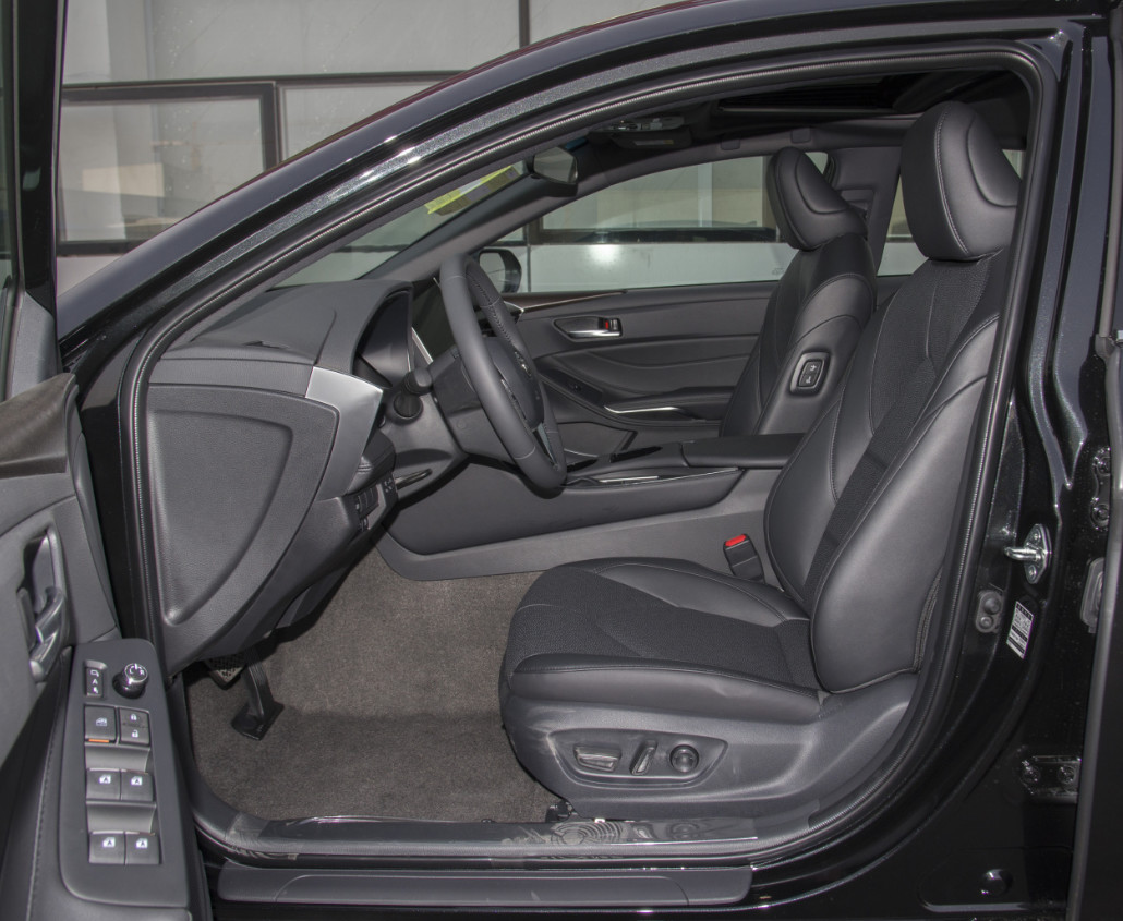 Toyota avalon 2022 dual engine 2.5L 4 Door 5 seats 3 space car Medium car Specialized New/Used EV/Gasoline Car Supplier