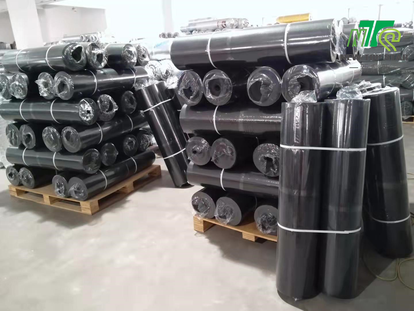 1.5mm Denser EVA Floor Underlayment , 80 Microns PE Film Underlayment