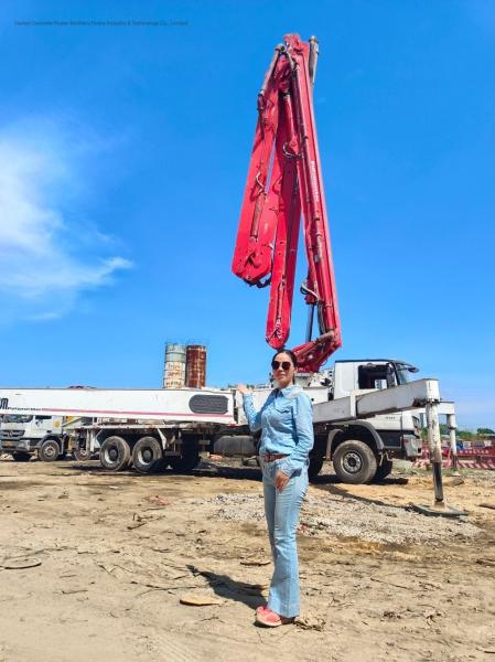 Used Putzmeister Truck Mounted Concrete Pump with Vibrating Amplitude of 2.6mm