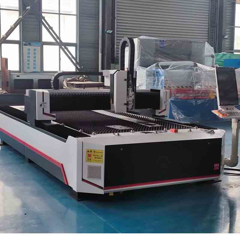 CNC Open Type Fiber Laser Cutting Machine Metal 4015 2000W With Two Changable Tables