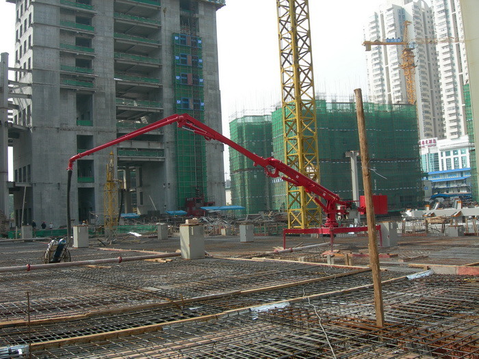 Manual 13m 20Mpa Hydraulic Concrete Placing Boom 360 Degree Slewed