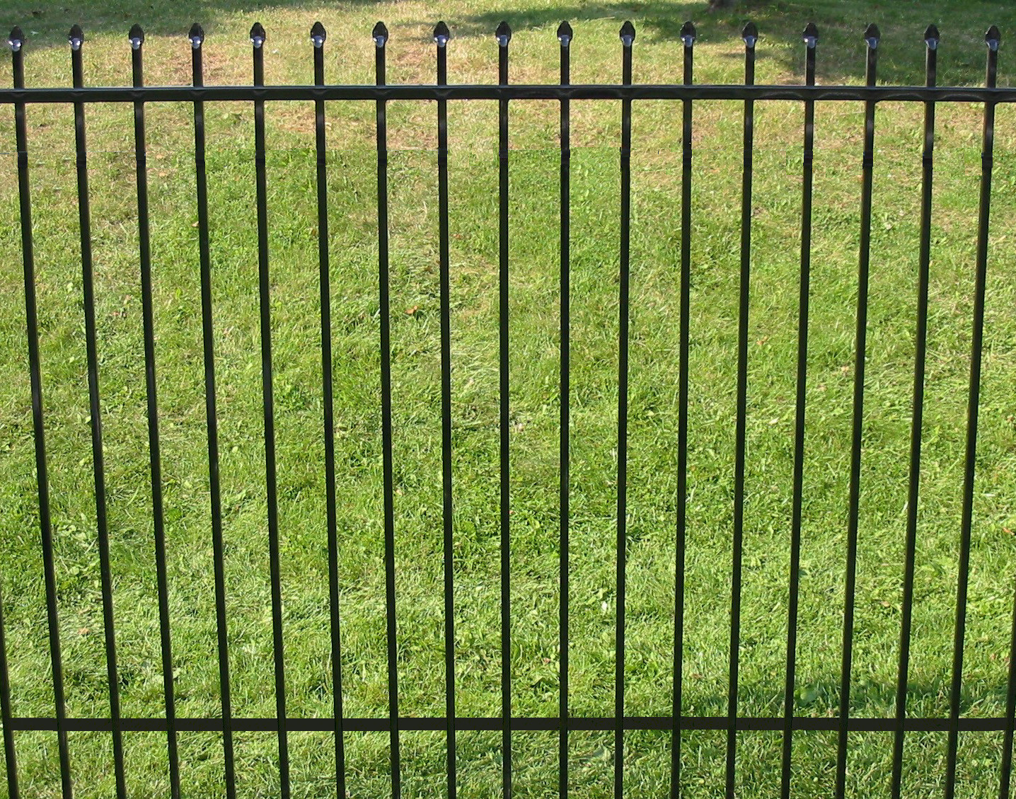 CE Waterproof Steel Garden Fencing Panels , 2.4m Wide High Security Fence