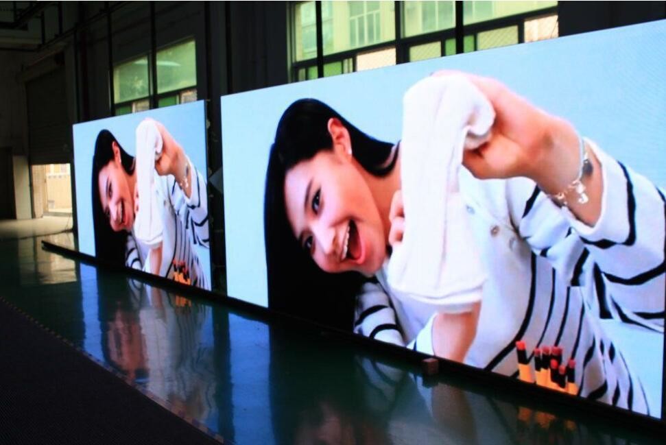 PH8mm Outdoor LED Signs Full Color Video SMD3535 Epistar / Cree / Nichia Chip