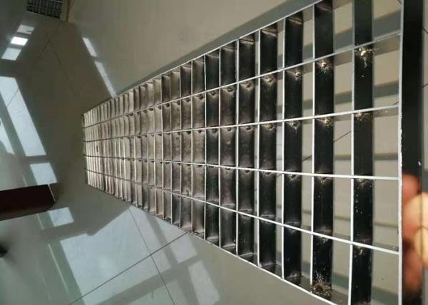 Buy cheap Stainless Steel 316 Galvanized Bar Grating Non Flammable metal grating platform from wholesalers