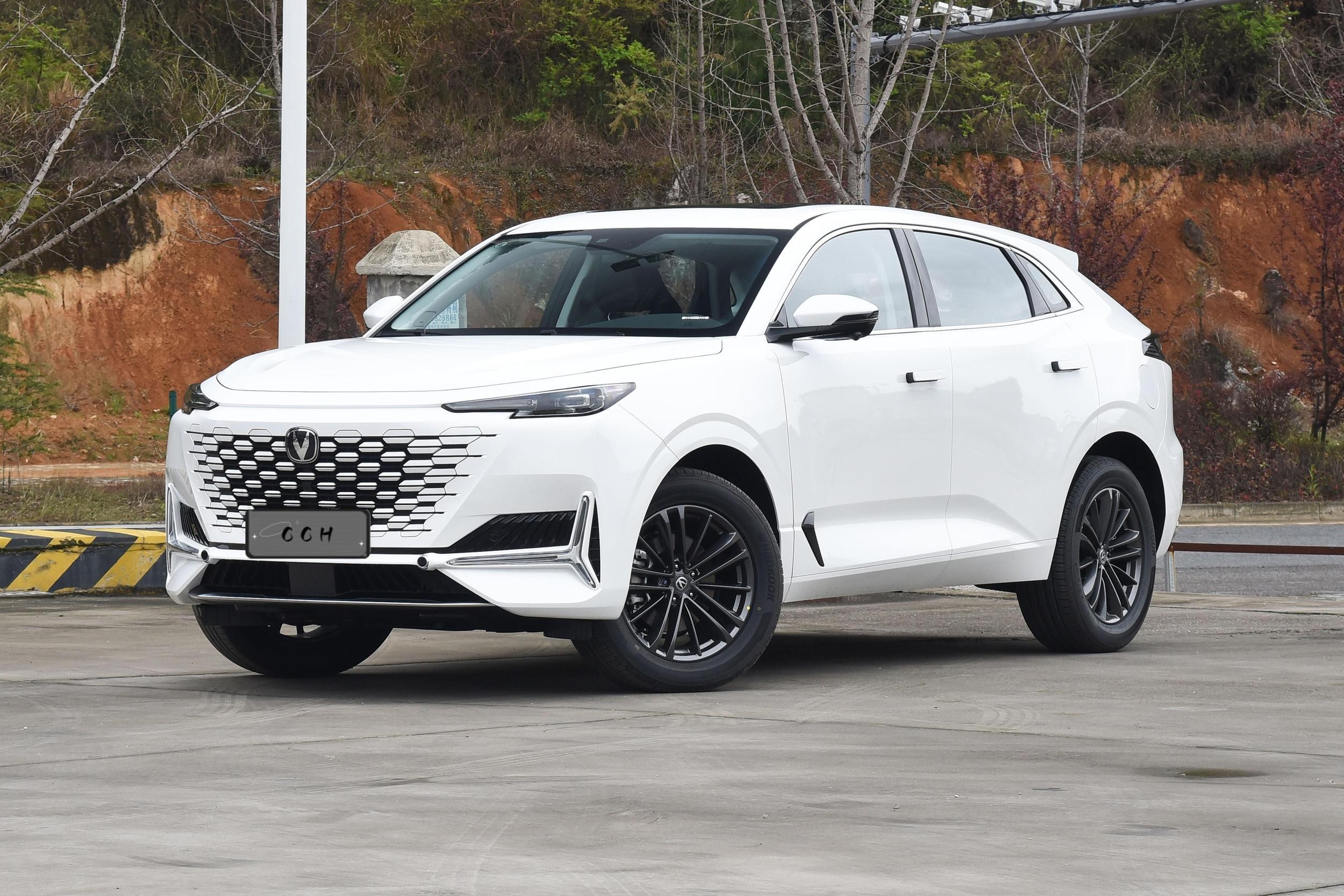 Changan uni-k 200km/h SUV Vehicles with 1.5T Engine and 130km Electric Cruising Range