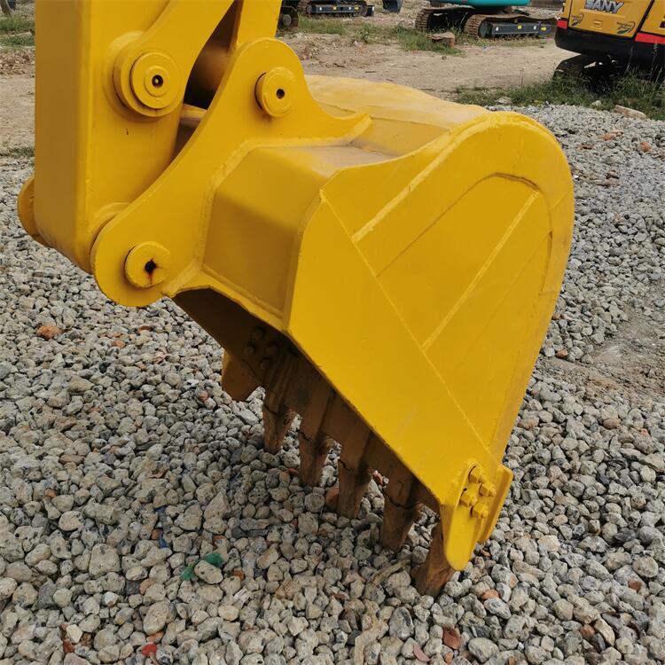 Used Komatsu PC110-7 Excavator in Japan Operating Weight 12600KG and 2022 Year Model