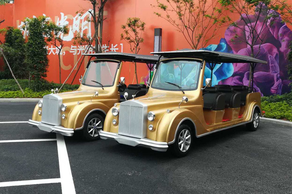 Golden 8-11 Passengers Electric Vintage Cars For Hotel / Resort VIP Reception