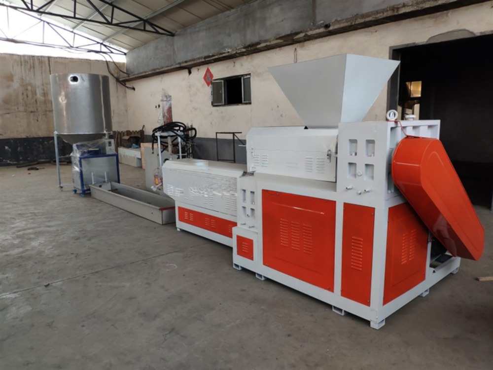 OEM Polystyrene Recycling Machine For PET Bottle Label Separation In Tire Recycling Line