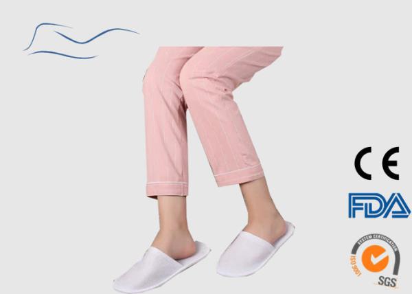 Buy cheap Dust Proof Disposable Spa Slippers , Non Woven Material White Hotel Slippers from wholesalers